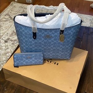 Brand New Coach SV/Light Denim Midnight Tote